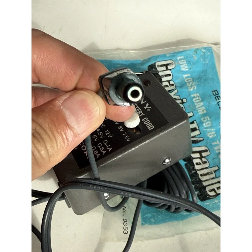 AWESOME VINTAGE SONY DCC-127 CAR BATTERY CORD 4.5V , 6V, 7.5V
